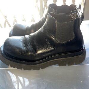 Bottega veneta mens Lug low cut boots SIZE-9.5